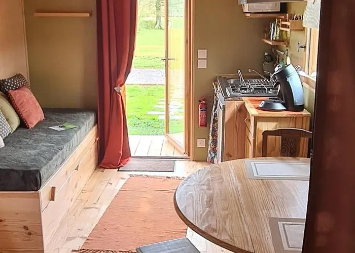 Roulotte A La Ferme Buissonniere